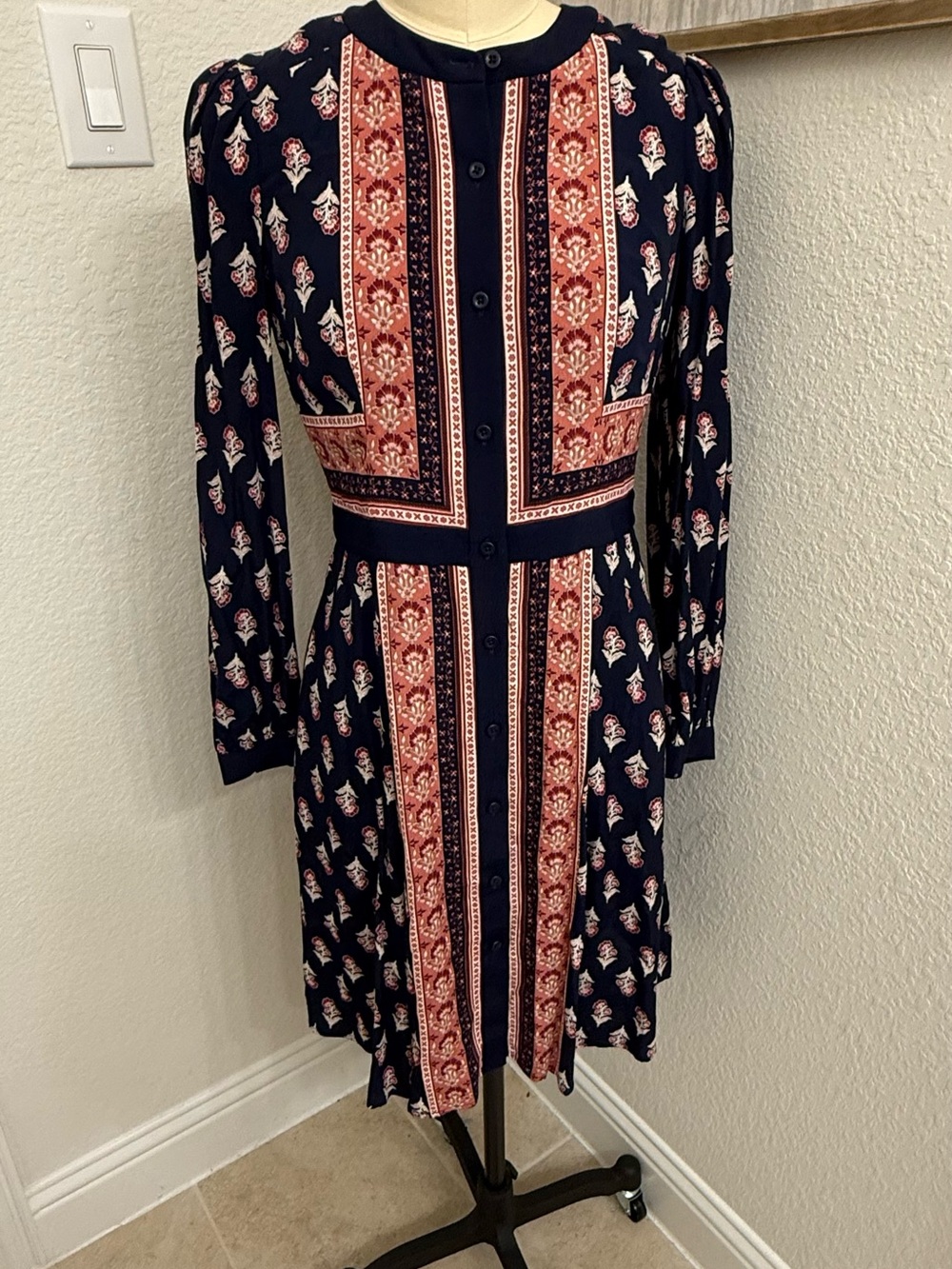 Gal Meets Glam "Carlene" Navy dress sz 4 - Picture 2 of 8